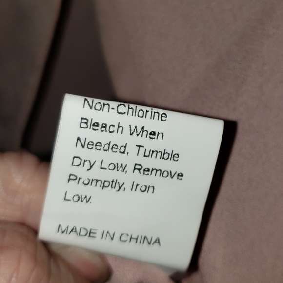 Shein Black and Pink Blouse NWOT - Picture 5 of 5